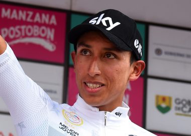 Egan confirmó su participación en el Giro de Rigo A través de un video, el ciclista Egan Bernal confirmó que "quiero contarles que los estaré acompañando en el Giro de Rigo, así que espero que hayan entrenado súper bien para que se disfruten este evento".