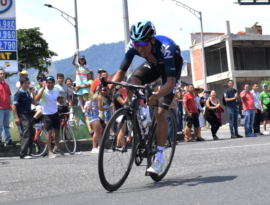 Egan confirmó su participación en el Giro de Rigo A través de un video, el ciclista Egan Bernal confirmó que "quiero contarles que los estaré acompañando en el Giro de Rigo, así que espero que hayan entrenado súper bien para que se disfruten este evento".