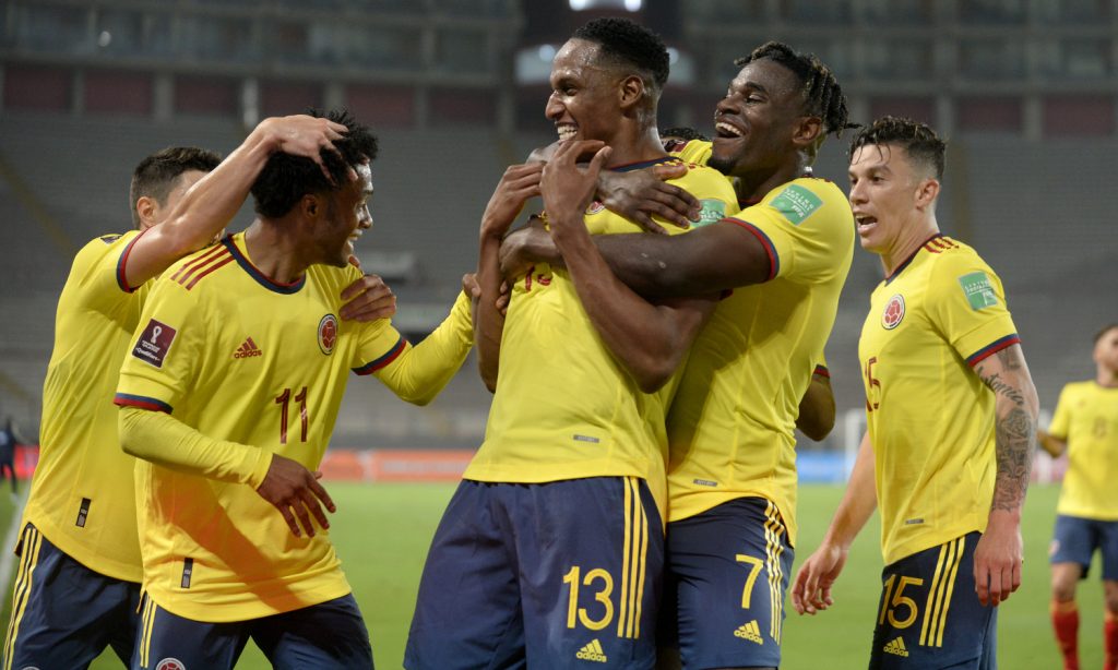 Colombia jugará de noche contra Paraguay en Barranquilla Cinco días después de que concluyera la triple fecha de la Eliminatoria Suramericana que dejó a la Selección Colombia provisionalmente en los puestos de clasificación directa al Mundial de Catar 2022, se acaban de dar a conocer los horarios de los próximos partidos de la 'Tricolor'.