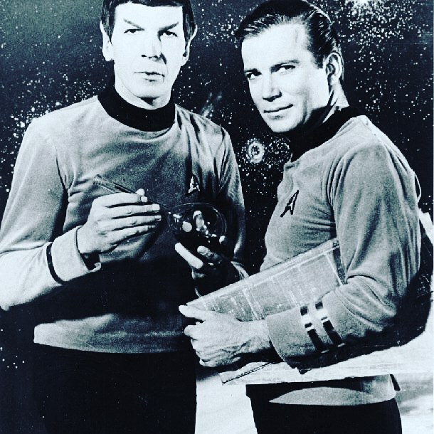 Legendario actor de 90 años, el más longevo en viajar al espacio William Shatner, astro de 'Star Trek' y uno de los personajes más reconocidos de la ciencia ficción, se convirtió este miércoles en el viajero espacial más longevo, al participar en la segunda misión tripulada de Blue Origin, que consideró una de las experiencias más profundas de su vida.