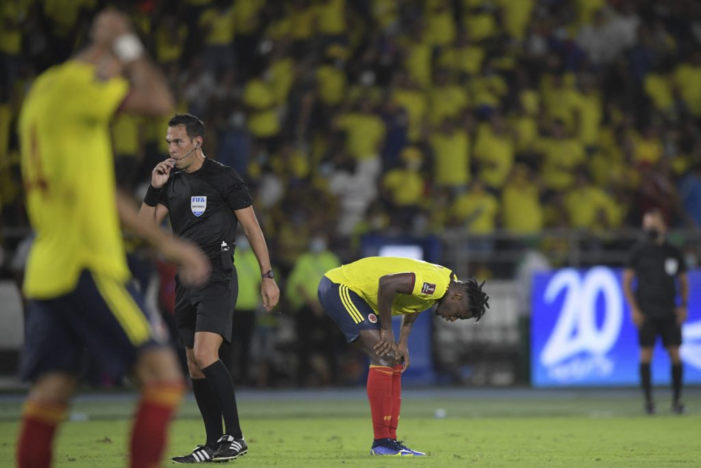 ¡Sin hacer goles es muy jodido! A Colombia se le olvidó ganar Ya son 466 minutos los que suma la Selección Colombia sin anotar. Una mala racha que se completó este martes tras el flaco empate 0-0 contra Paraguay en el Estadio Metropolitano de Barranquilla, por la fecha 14 de las Eliminatorias Suramericanas.