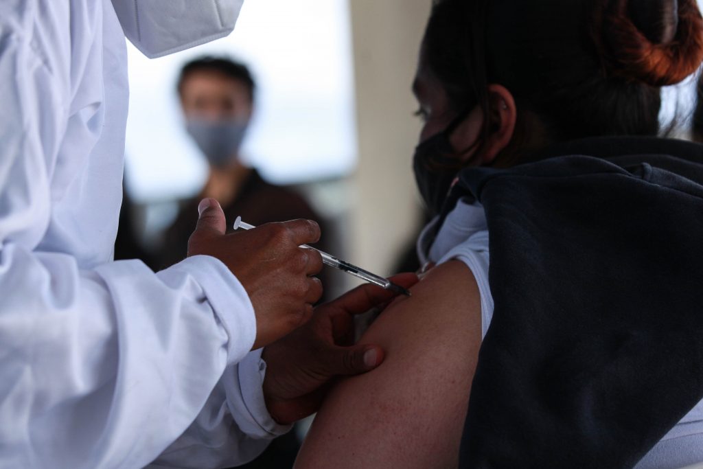Vacunación contra COVID-19 avanza con más de 50 millones de dosis El Ministerio de Salud informó que el pasado domingo se aplicaron 427.278 dosis de la vacuna contra el COVID-19 en todo el territorio nacional, con lo que Colombia llegó a un total de 50.135.505 biológicos aplicados desde el inicio del Plan Nacional de Vacunación.