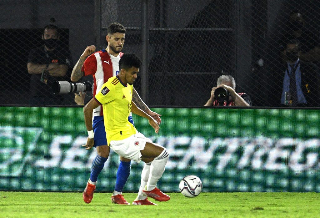 Caracol transmitirá tres partidos de las eliminatorias A partir de este jueves inicia la jornada 13 de las Eliminatorias Suramericanas al Mundial de Fútbol Catar 2022, y el Canal Caracol anunció que de los cinco encuentros solo tres serán transmitidos por la señal de televisión.