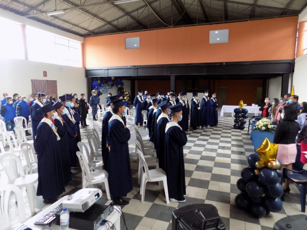 91 reclusos de La Picota se graduaron de bachilleres 91 personas que se encuentran privadas de la libertad en la cárcel La Picota de Bogotá culminaron su bachillerato luego de meses de esfuerzo.