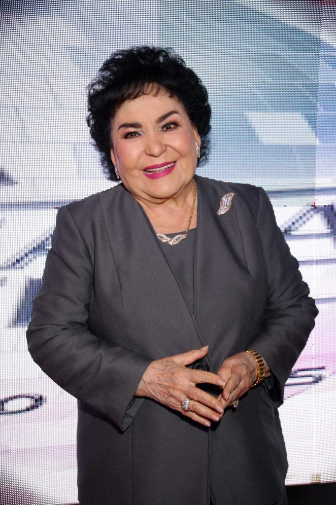 A sus 82 años falleció la famosa actriz Carmen Salinas La actriz mexicana Carmen Salinas, veterana estrella de recordadas telenovelas y en el cine, falleció este jueves, informó su familia a través de redes sociales.