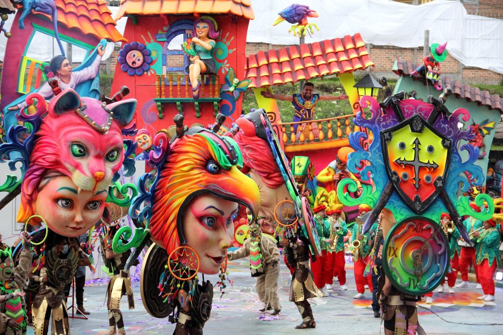 Así se vivirá el carnaval de 'Negros y Blancos' Susana Villota Melo, embajadora del Carnaval de Negros y Blancos 2022, ha sido la encargada de presentar durante el mes de diciembre la programación que trae esta festividad en su próxima edición 2022.