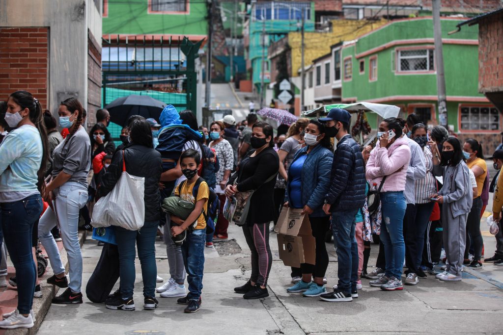 Ómicron llegó a Colombia El Ministerio de Salud y Protección Social informó que el Instituto Nacional de Salud confirmó la presencia de la variante Ómicron en Colombia.