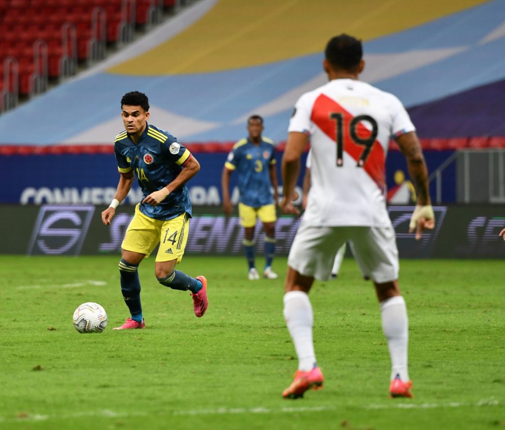 Conozca cuándo se jugará el partido entre Colombia y Perú La Selección Colombia terminó el año ubicada en los puestos de clasificación directa al Mundial Catar 2022, pero aún le quedan cuatro compromisos decisivos a la hora de concretar su cupo a la cita de finales del próximo año.