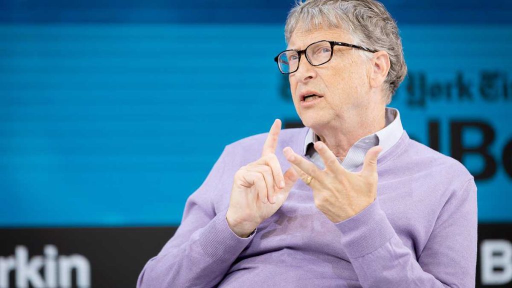 “La pandemia puede terminar en 2022” Aunque Bill Gates es bien conocido como el genio detrás de Microsoft, una de las empresas líderes de tecnología, también resulta que, basado en la situación actual, este millonario suele lanzar pronósticos para el Año Nuevo. por increíble que parezca, este genio le pega a sus pronósticos, pille pues.