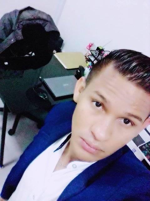 Atroz crimen de Edwin a puñal en Bosa A Edwin Francisco Prieto, quien era comunicador social y periodista venezolano, lo asesinaron con arma blanca en Bosa.