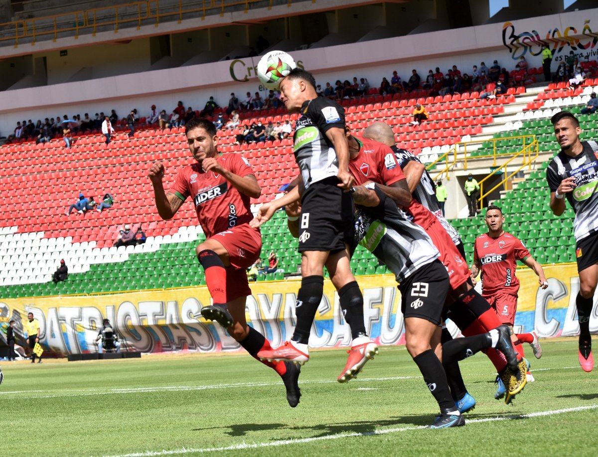 Nacional y América: líderes del fútbol colombiano Ayer se disputaron cuatro partidos más de la Liga BetPlay 2022, comenzando en Boyacá, cuando Patriotas recibió al Deportivo Pereira, que en un emocionante encuentro se llevó el triunfo.