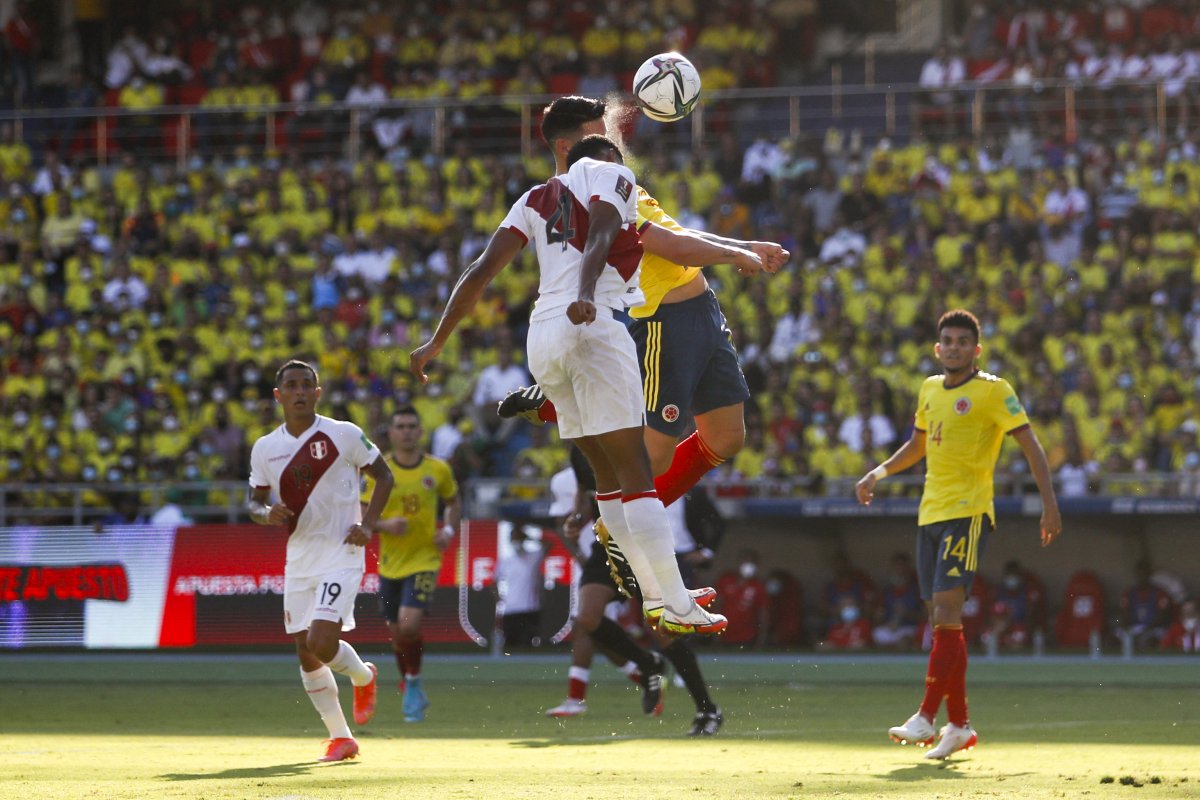 ¡Qué paridera! Se acabó el primer tiempo con empate 0-0 ante Perú Así fueron las jugadas más importantes del primer tiempo del partido que disputan la Selección de Colombia y Perú, en el Estadio Metropolitano de Barranquilla, donde, al término del primer tiempo, empatan 0-0, un resultado preocupante en las aspiraciones de conseguir el cupo al Mundial de Catar.