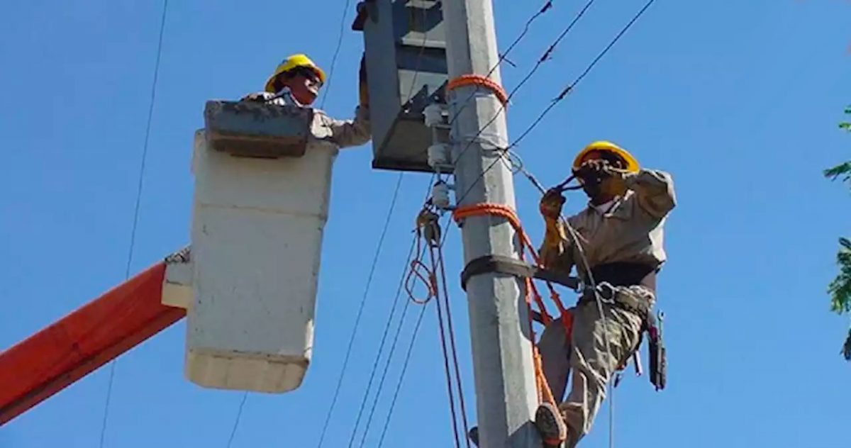Vea los cortes de luz para este martes 5 de abril Con la intención de brindar una mejora en el servicio de luz en la ciudad, por ajustes y reparaciones en el servicio que brinda Enel – Codensa, se estarán realizando mantenimientos y modernizaciones en la infraestructura para el sistema de energía en Bogotá. 
