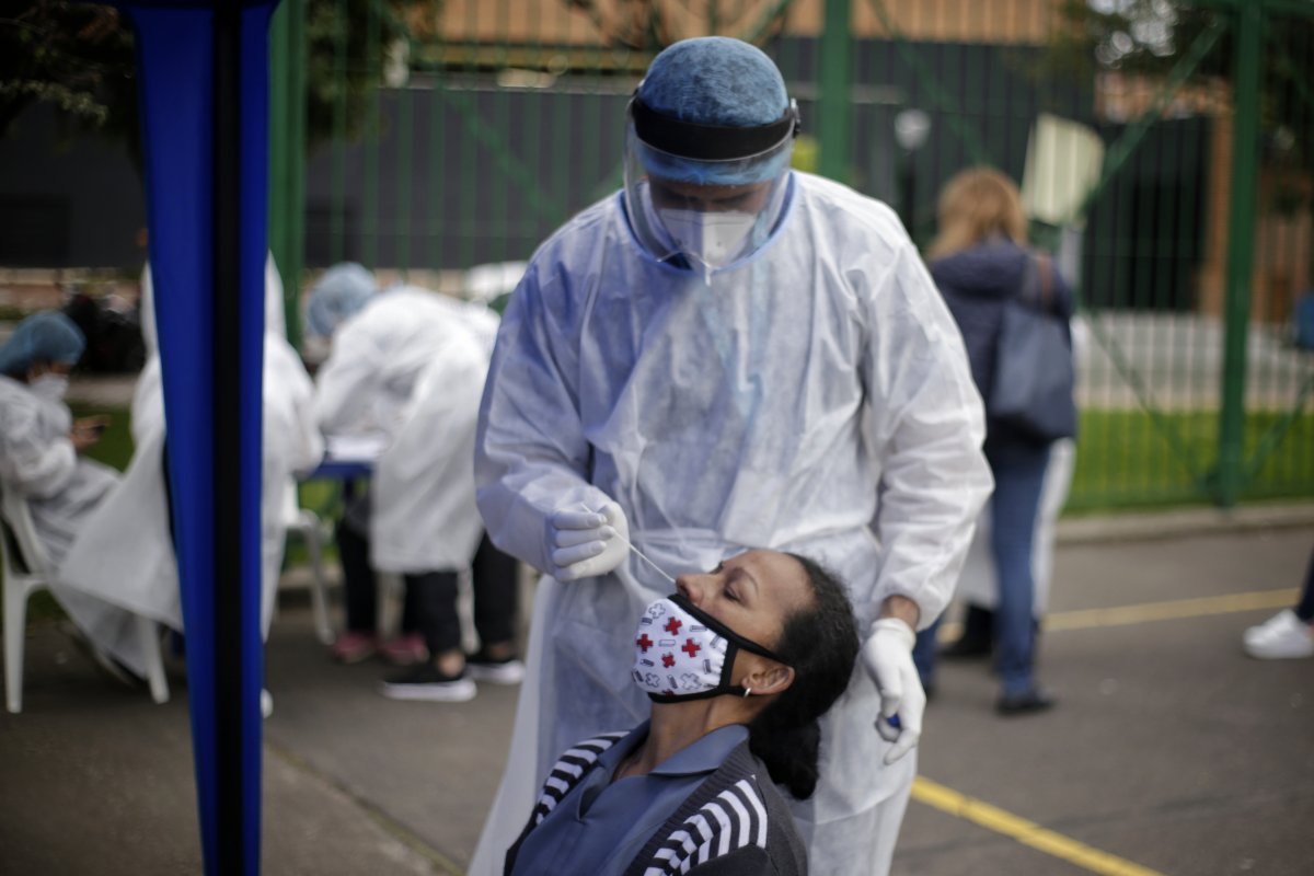 27.603 nuevos casos y 169 muertes por COVID-19 en el país Colombia en las últimas 24 horas sumó otros 27.603 contagios y 169 muertes por la enfermedad del COVID-19, para un acumulado de 5'624.520 casos y 131.437 fallecimientos desde el comienzo de la pandemia en el país.