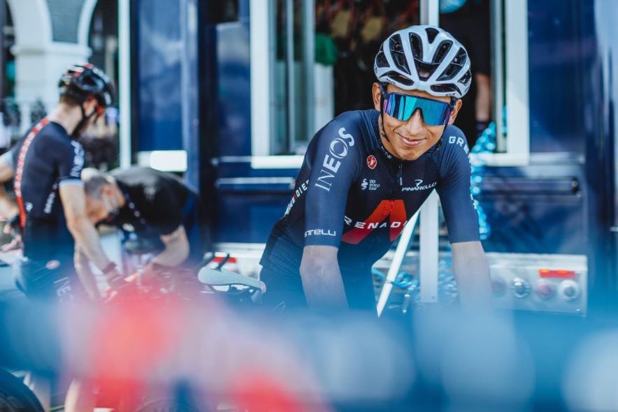 Egan Bernal continúa mejorando El ciclista colombiano Egan Bernal continúa "favorablemente su proceso de recuperación" luego del accidente ciclístico que sufrió el pasado lunes mientras entrenaba en una carretera cerca a Bogotá en el departamento de Cundinamarca.