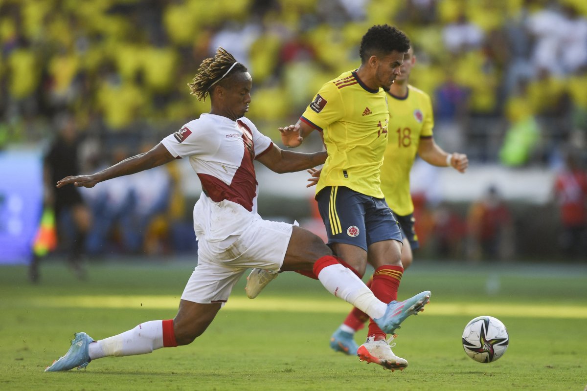 ¡Qué dolor! Colombia perdió y quedó por fuera de puestos de clasificación Una total desazón vivimos los apasionados al fútbol en Colombia, pues la selección perdió 0-1 contra Perú y quedó por fuera de los puestos de clasificación en la Eliminatoria Suramericana al Mundial Catar 2022, jugadas 15 fechas.