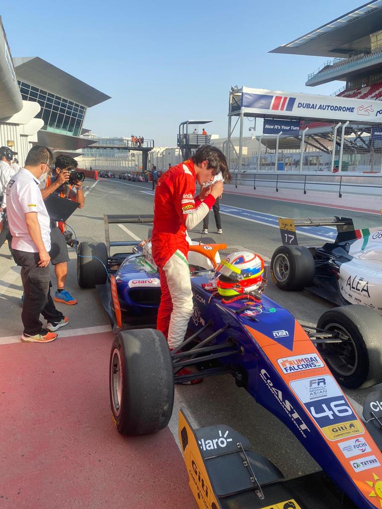 Esta vez no le salieron las cosas a Sebastián Montoya El piloto de Telmex Claro Sebastián Montoya concluyó este domingo su participación en la segunda ronda puntuable del Campeonato Asiático de Fórmula Regional (FRAC), tras disputar las rondas 2 y 3 en el autódromo de Dubái.