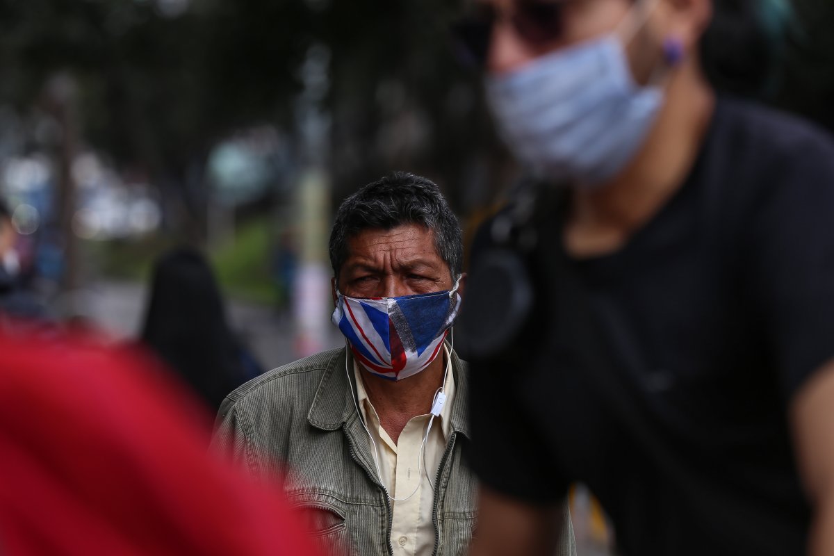 Colombia avanza hacia la superación del cuarto pico de la pandemia Expertos del Ministerio de Salud anunciaron este viernes en un Puesto de Mando Unificado que Colombia está cerca de superar el cuarto pico de la pandemia.