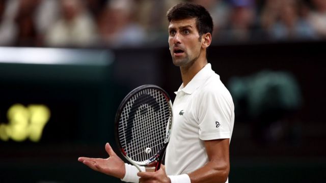 Novak Djokovic pierde batalla judicial y es deportado de Australia Este domingo el tenista de 34 años Novak Djokovic perdió el recurso de apelación contra el Gobierno australiano, el cual le había revocado, por segunda vez, su visado, esto debido a que el deportistas no esta vacunado contra la Covid-19.
