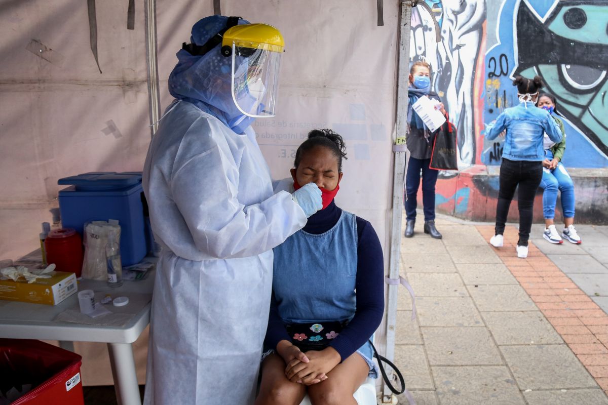 Colombia volvió a superar la barrera de los 30 mil contagios en un día El Ministerio de Salud reportó este jueves 30.283 nuevos casos de coronavirus en Colombia, 96 fallecidos y 22.574 recuperados en el último día, de acuerdo con los resultados del Instituto Nacional de Salud.