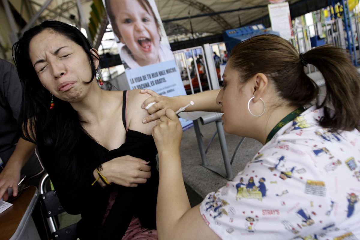 Colombia llegó a los 4 millones de personas vacunadas con tercera dosis Colombia registró un total de 4.030.813 personas vacunadas con la tercera dosis, según datos del Plan Nacional de Vacunación con corte al 11 de enero.