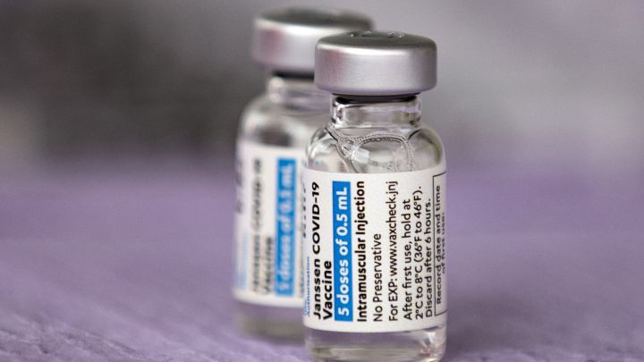 Vacunas Janssen no serán usadas como dosis de refuerzo El Ministerio de Salud anunció hace pocos minutos que las vacunas de Janssen solo serán priorizadas para iniciar los esquemas de vacunación y no como dosis de refuerzo.