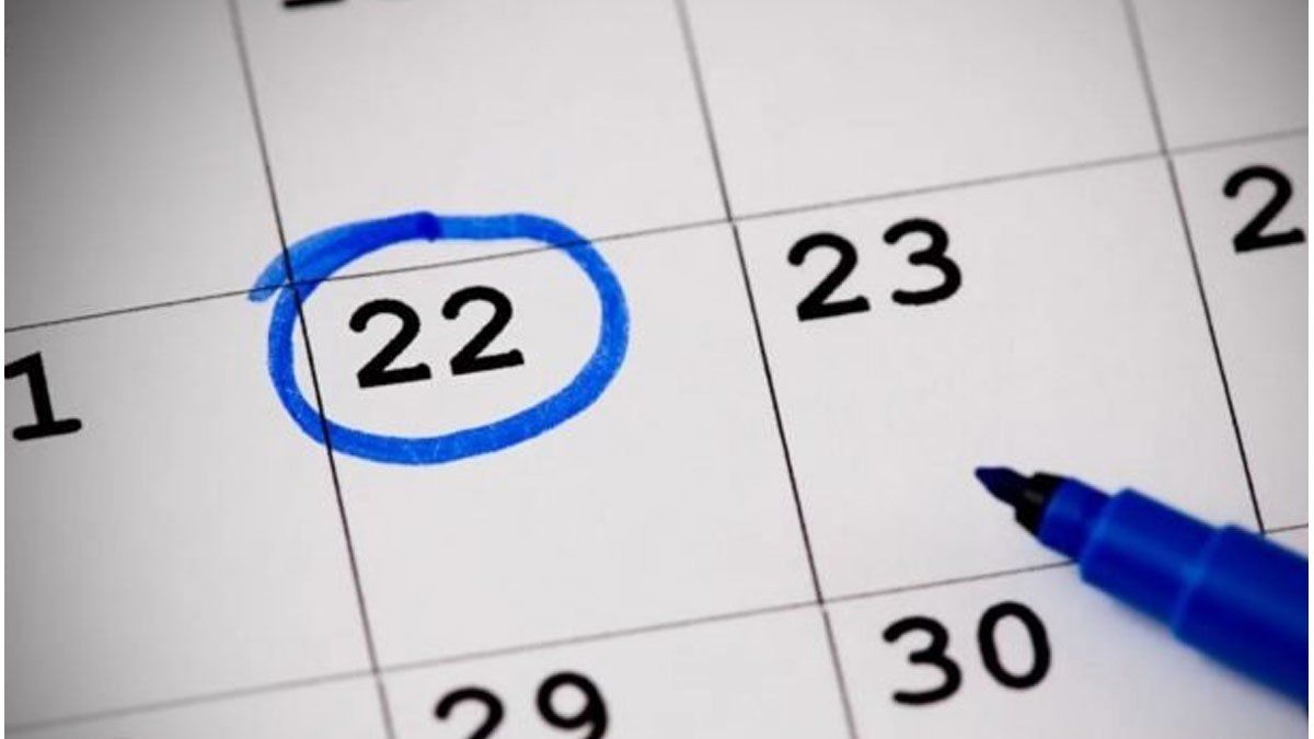 Hoy 22 de febrero, es la fecha más excepcional de la década, ¿por qué? Hoy es 2/22/22 y para que esta fecha vuelve a aparecer en el calendario tendrán que pasar 200 años.Este martes, cuando en el calendario es el día 22 del mes 2 del año 2022, será es un día diferente debido a que es una repetición numérica poco común.