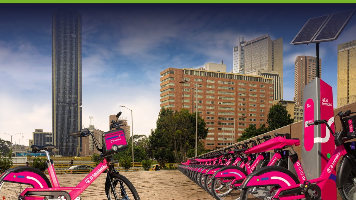 Bogotá se monta en bicis compartidas La Secretaría de Movilidad de Bogotá y la compañía brasileña Tembici firmaron el contrato a través del cual dan inicio al sistema de bicis compartidas, evento en el cual dieron a conocer las características de este servicio que entrará a funcionar en aproximadamente tres meses.