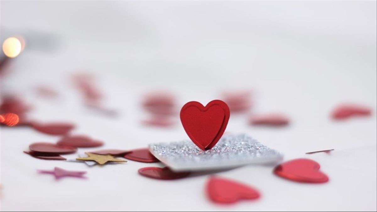 San Valentín aumenta la búsqueda de podcasts eróticos Se acerca el famoso día de San Valentín, y muchos están en búsqueda de alternativas para sorprender a sus parejas y amigos en una fecha memorable,  y los podcasts son una buena alternativa.