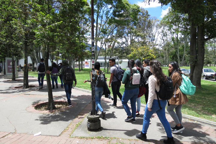 El Icetex reabrió centro de atención en sector de Las Aguas El Instituto Colombiano de Crédito Educativo y Estudios Técnicos en el Exterior (Icetex), abrió un Centro de Experiencia Presencial en Bogotá, un renovado punto de atención ubicado en el barrio Las Aguas, en el oriente de la ciudad.