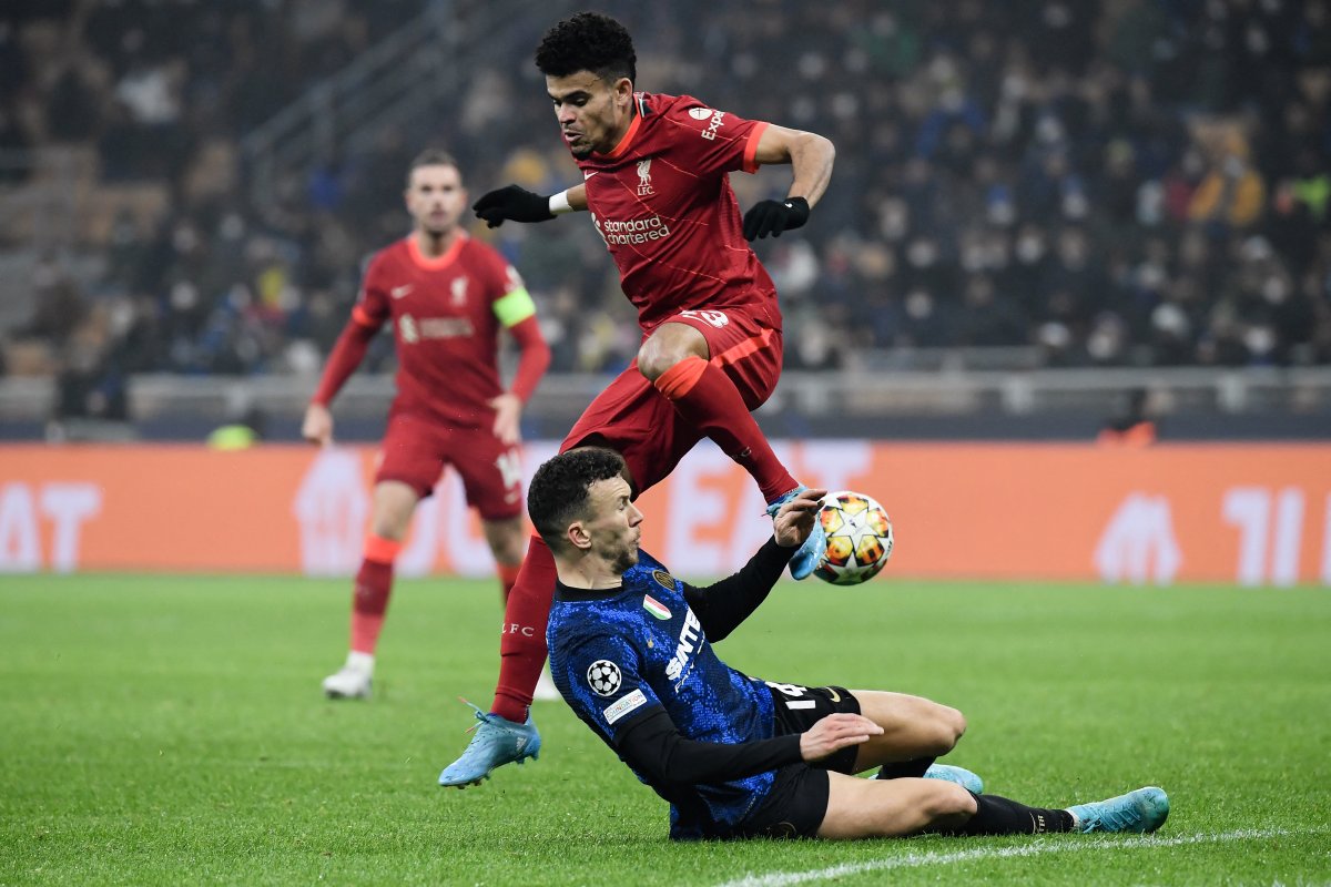 'Lucho' Díaz entró y Liverpool le ganó al Inter Con el colombiano Luis Fernando Díaz en el segundo tiempo, el Liverpool pegó primero y derrotó 0-2, en condición de visitante, al Inter de Milán, en el partido de ida de los octavos de final de la Liga de Campeones de Europa, jugado este miércoles.