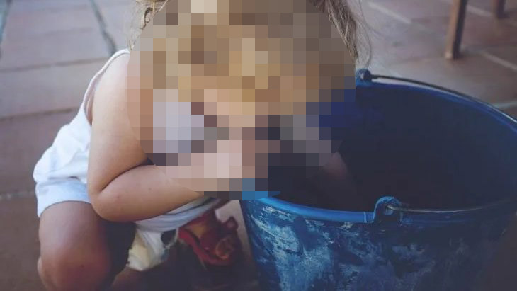 Por un descuido, niña de 3 años fallece tras caer en un balde de agua En Santa Marta se vivieron momentos de tención y tristeza, después de que un descuido desencadenara en ola muerte de una niña de tan solo 3 añitos, llamada Haileth Sofía, quien falleció tras caer dentro de un balde lleno de agua.