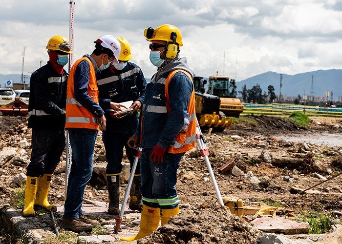 25.100 vacantes para camellar en Bogotá en aseo y construcción Toda una megaconvocatoria de empleo ha sido abierta en las últimas horas en la ciudad para que los capitalinos que estén en busca de una oportunidad laboral tengan al fin lo que tanto anhelan.
