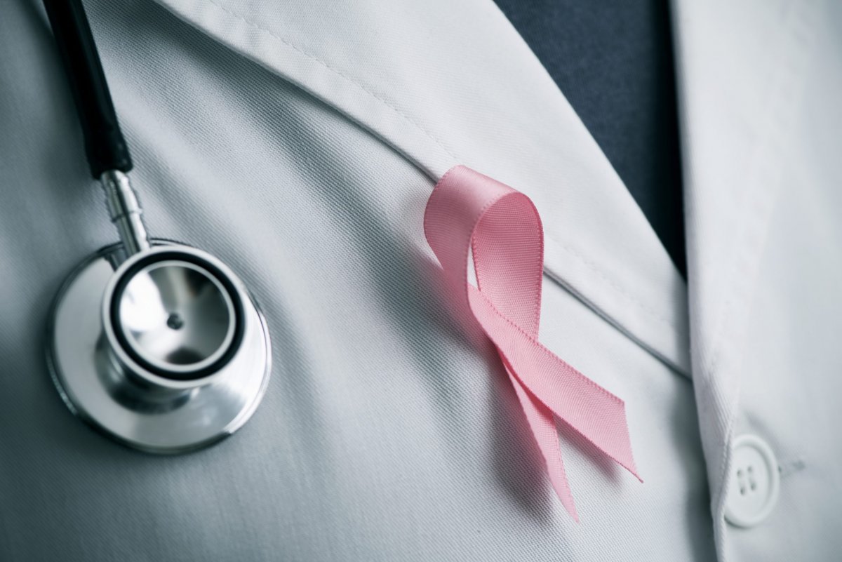 50 años de lucha contra el cáncer de cuello uterino La Liga Contra el Cáncer seccional Bogotá conmemora 50 años de lucha contra el cáncer de cuello uterino, mal considerado como el cuarto tumor que más ataca a mujeres en los últimos años.