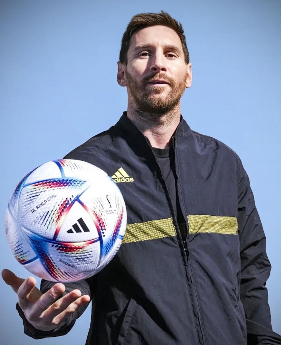 ¡Muy bonito! Este es el balón con el que se jugará el Mundial en Catar El balón del Mundial de fútbol de Catar 2022, que se jugará entre el 21 noviembre y el 18 diciembre, tiene por nombre Al Rihla (El Viaje), anunció este miércoles la Fifa en Twitter.