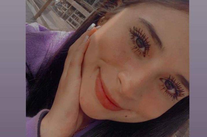 Joven fue asesinada mientras paseaba a sus mascotas Yenny Karolay Nohava, de 20 años de edad, una joven estudiante de Derecho de Quindío, fue hallada sin vida en Circasia, con lesiones de arma blanca.