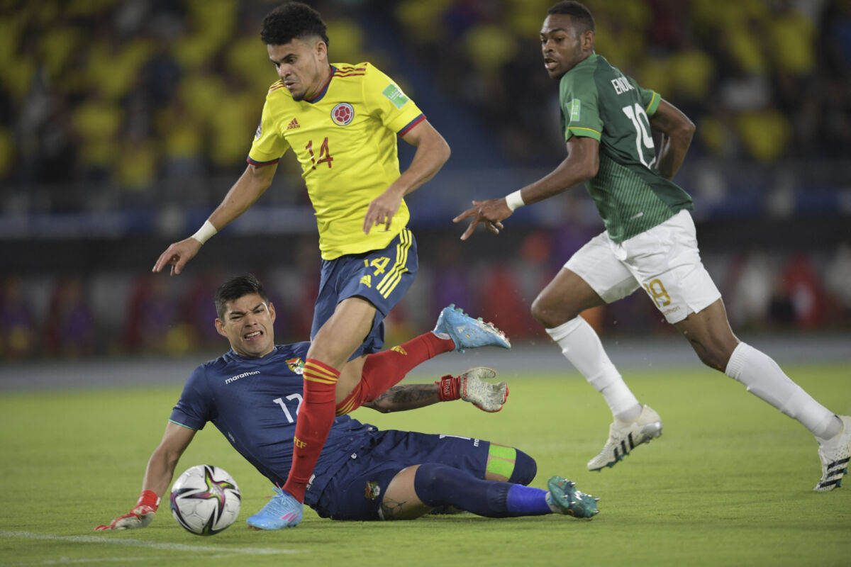 ¡Por fin! Colombia terminó la maldición y acabó con 684 minutos sin anotar Se acabó el primer tiempo en el Estadio Metropolitano de Barranquilla y la Selección Colombia vence 1-0 a Bolivia en la fecha 17 de la Eliminatoria Suramericana al Mundial Catar 2022. El autor del gol fue el guajiro y figura del Liverpool 'Lucho' Díaz.