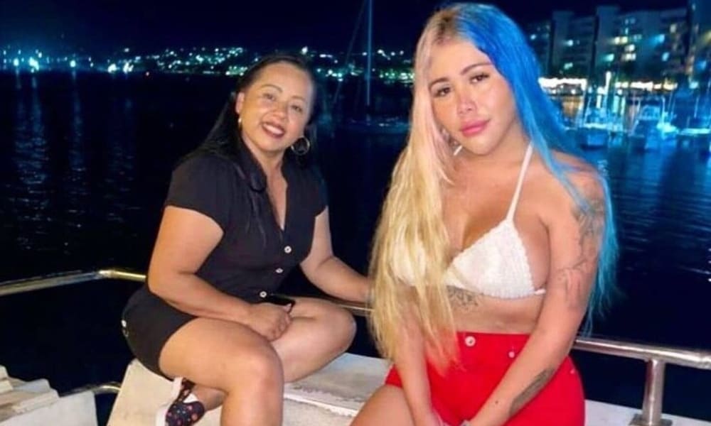 Yina Calderón dijo que su mamá consumía droga La influencer Yina Calderón nuevamente es tendencia, esta vez sorprendió a todos sus seguidores al confesar que su mamá consume 'Tusi'.