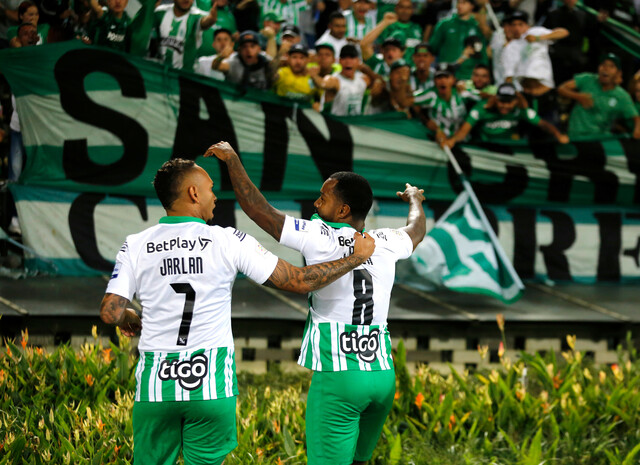 Nacional derrotó a Santa Fe y es líder Dos partidos más de la jornada 13 de la Liga Betplay del fútbol colombiano se cumplió este lunes, comenzando en la capital nariñense, donde el Deportivo Pasto empató a un gol frente a La Equidad.