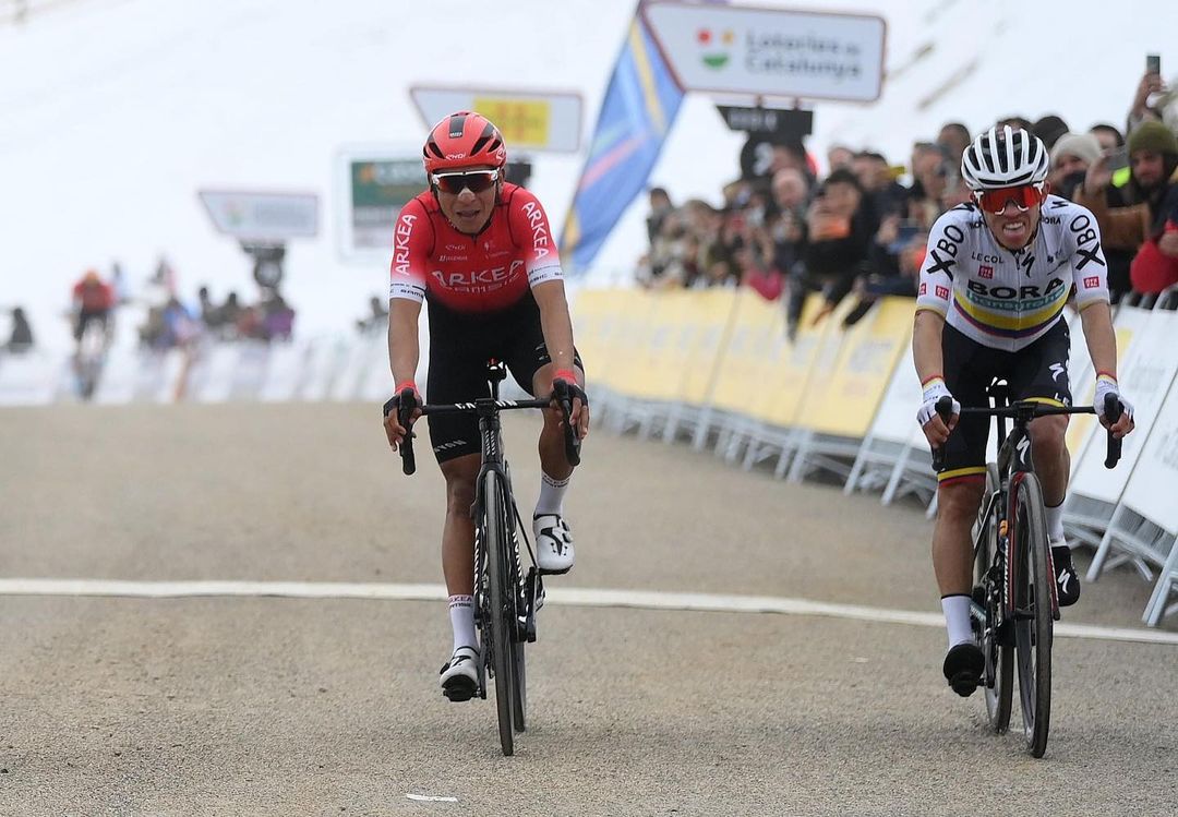 Nairo, el nuevo líder de la Vuelta a Cataluña Nairo Quintana tiene a todo el país alegre tras la cuarta etapa que se disputó este jueves en la Vuelta a Cataluña. El ciclista colombiano, que hace parte del equipo francés Arkea Samsic, ahora lidera esta prestigiosa competencia internacional.