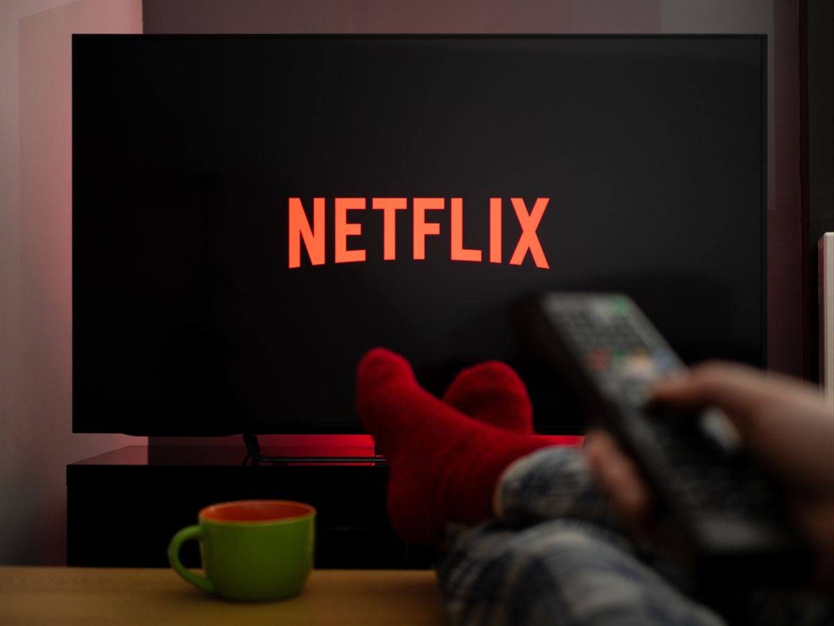 ¿Por qué Netflix cancela tantas series de estreno? Netflix es una de las plataformas de streaming que más generan contenido de producción fílmica; sin embargo, así como se registran en masa la cantidad de estrenos por parte de la productora, suele ser criticada por su rapidez en cancelar series que, en muchas ocasiones, no llegan al mes de ser transmitidas.