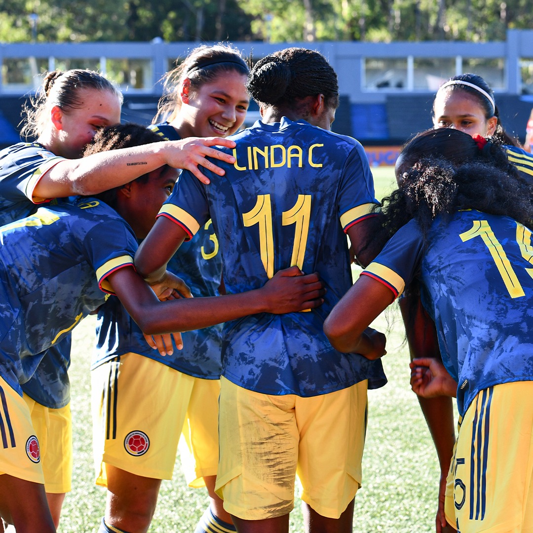 ¡La Selección Colombia clasificó al Mundial femenino Sub-17! ¡Qué muchachas tan talentosas! La Selección Colombia acaba de conseguir este miércoles la clasificación al Mundial Femenino Sub-17 que se disputará en la India, tras golear hoy a Chile en la segunda jornada del cuadrangular final que se disputa en Uruguay.