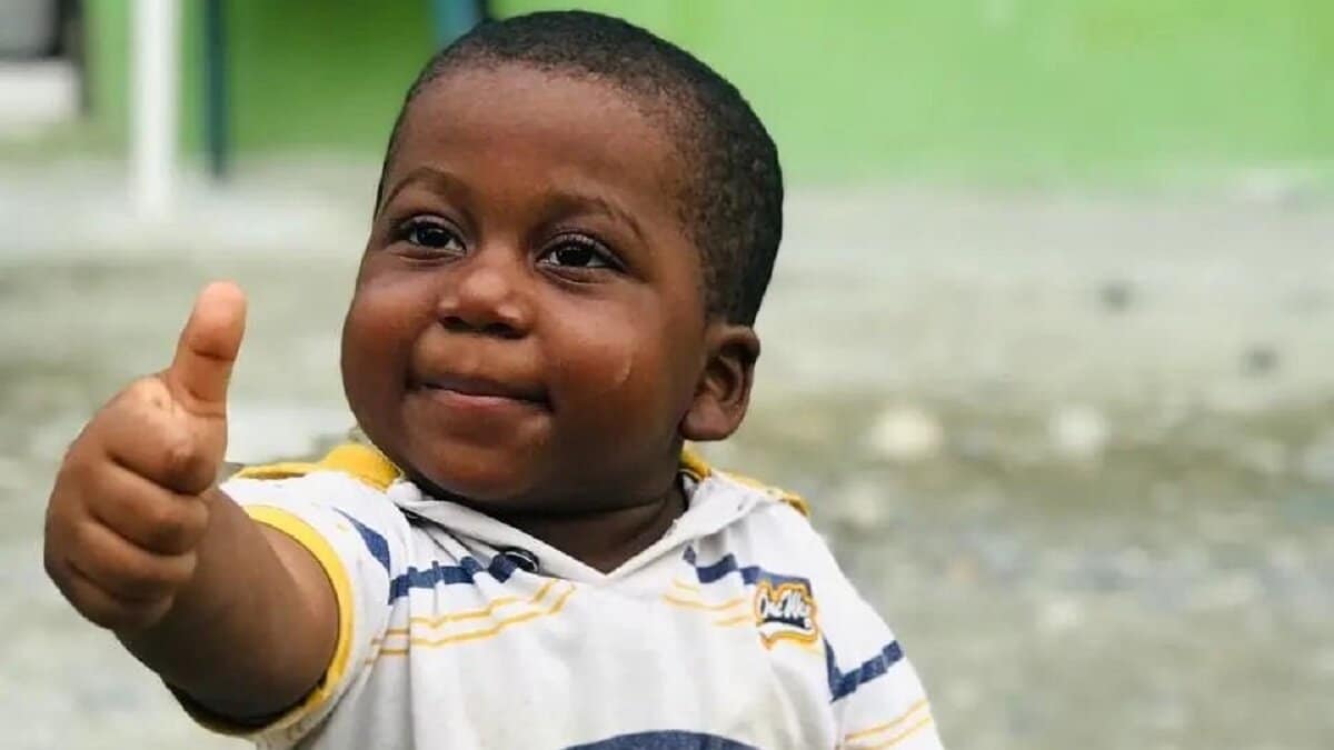 La razón por la que hospitalizaron a Yanfry  Yanfry, el niño chocoano de 4 años de edad que se hizo viral por su forma de caminar “como hombre”, está hospitalizado, según han publicado en su cuenta oficial de Instagram.