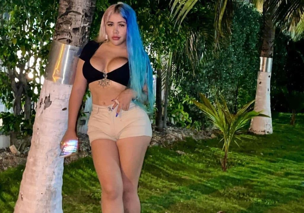 Yina Calderón, cerca de quedar como una 'Barbie' La influencer Yina Calderón mostró en las últimas horas en su cuenta de Instagram cómo va quedando su cuerpo luego de realizarse múltiples cirugías estéticas con el fin de convertirse en la próxima 'Barbie colombiana'.