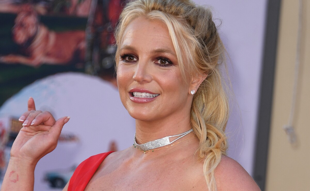 Britney Spears confirmó su embarazo La princesita del pop, Britney Spears, anunció este lunes que está embarazada, poniéndole fin a los rumores que se habían desencadenado desde la semana pasada todo por una foto publicada por la cantante.