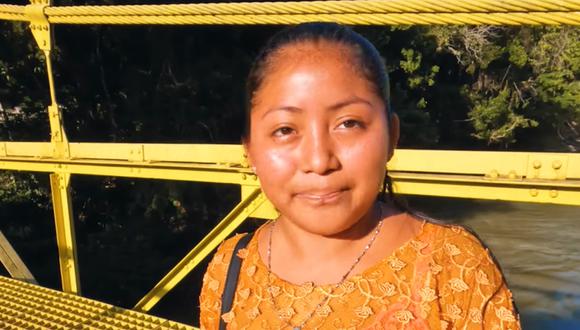 Niña que habla ocho idiomas, le vende chocolate a turistas Noelia María Asig Pop se ha convertido en una de las niñas más famosas de Guatemala, no solo por su carisma, berraquera y ganas de salir adelante, también por su talento para los idiomas, pues habla ocho lenguajes.