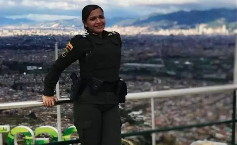 Patrullera de la Policía denunció ser abusada por sus compañeros en Bogotá La patrullera Dayanis Vanessa De las Salas Saltarín denunció que fue víctima de violación por parte de dos de sus compañeros.