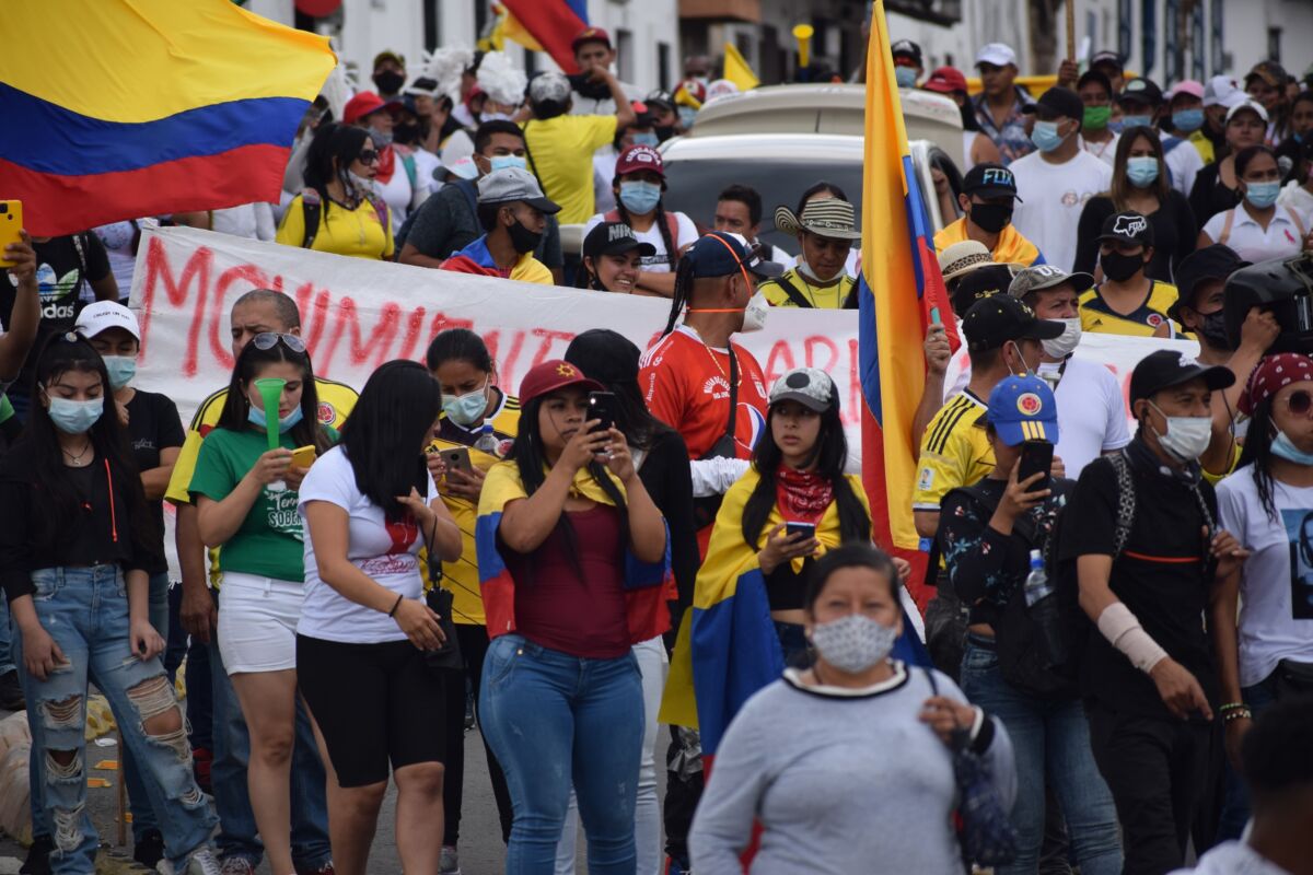 Pille los puntos de encuentro para las movilizaciones de este 28 de abril Este 28 de abril, se llevarán a cabo las movilizaciones con motivo de la conmemoración del primer año que se cumple del Paro Nacional, una fecha importante para los colombianos. Como se ha vuelto costumbre, este día del mes generalmente hay marchas y protestas.