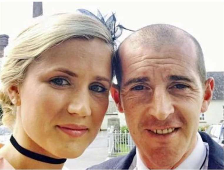 A novia le celebraron la boda y el funeral el mismo día En Irlanda una mujer de 30 años perdió la vida el día de su despedida de soltera y la enterraron con el vestido de novia.