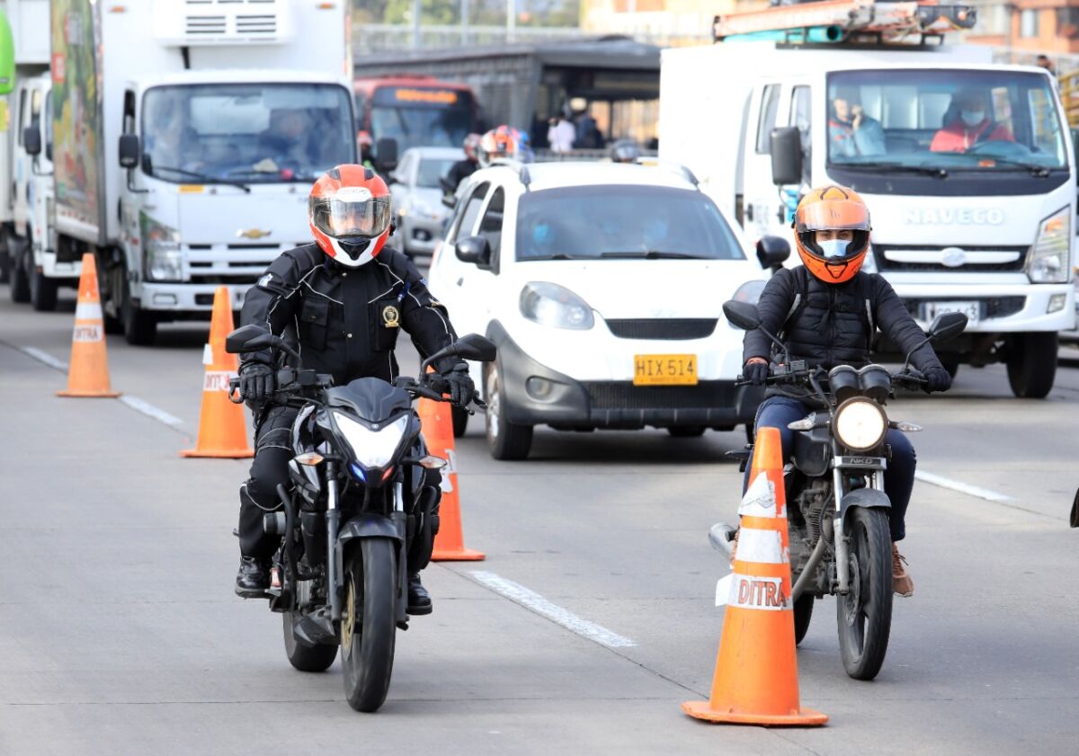 ¡Pilas! Darán cursos de conducción en moto al 'gratín' La Secretaría Distrital de Movilidad y la Policía de Tránsito de Bogotá dieron a conocer que durante tres días los ciudadanos podrán participar de cursos gratis Teórico Prácticos de conducción en moto.